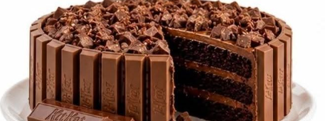 KitKat Cake